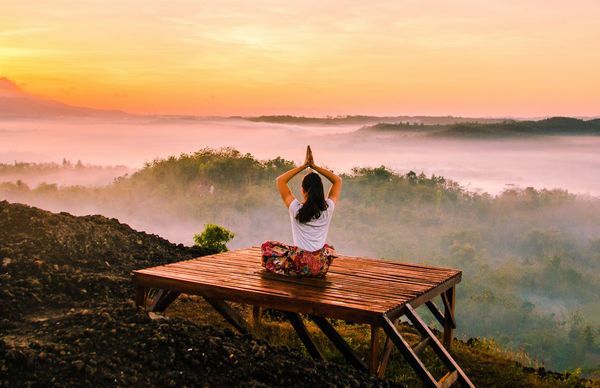 การนั่งสมาธิเป็นประจำก็นับเป็นการสร้างอุปนิสัยในการจัดการความเครียดได้